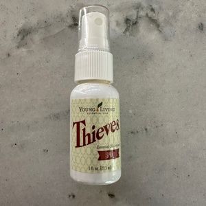 Thieves Spray Young Living 1oz